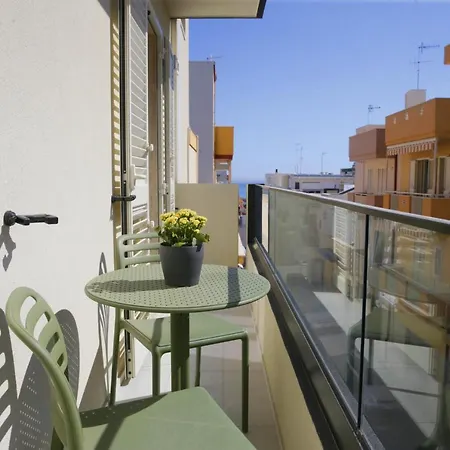 ゲストハウス Settanni Sea